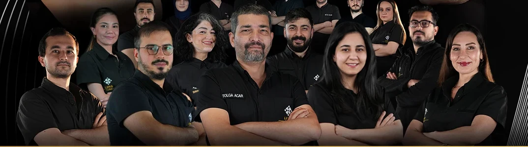 أكثر من ستين أخصائيًا، وأربع عيادات، وخطة واحدة