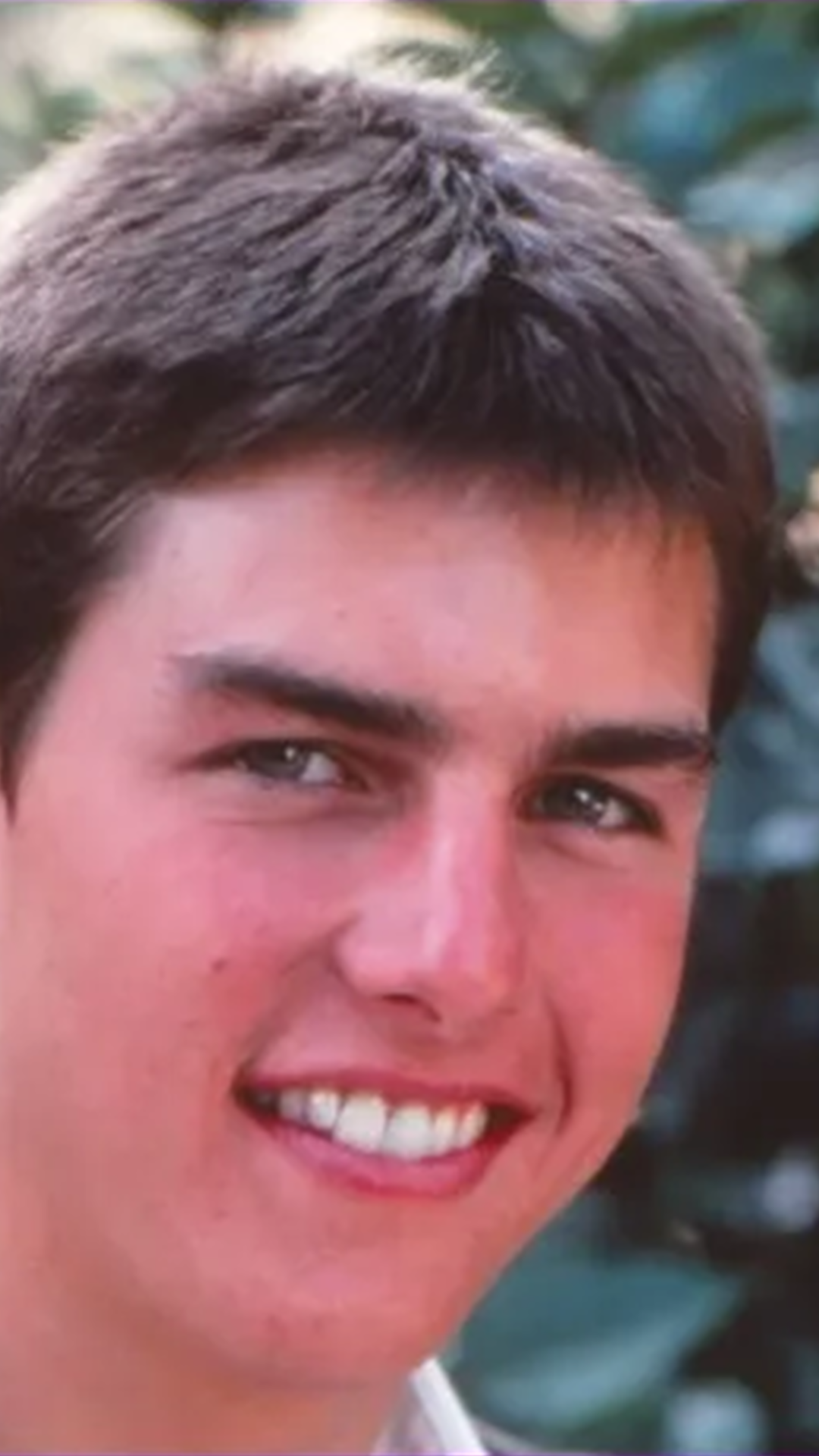 Tom Cruise Middle Teeth