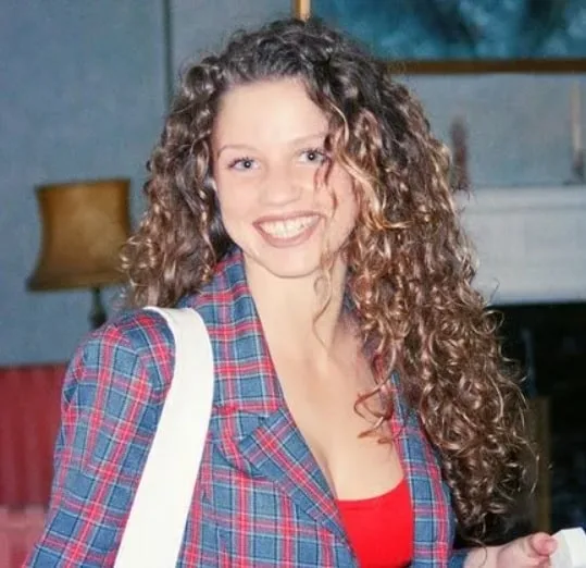 Katie-Price-New-Dental-3-Min