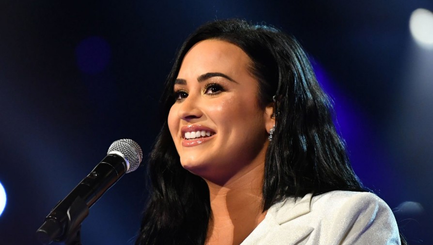 demi lovato teeth in 2020