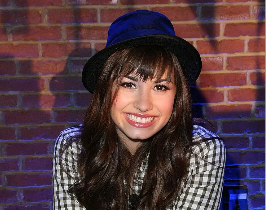 demi lovato teeth in 2018