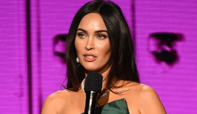 megan fox zähne im Jahr 2020