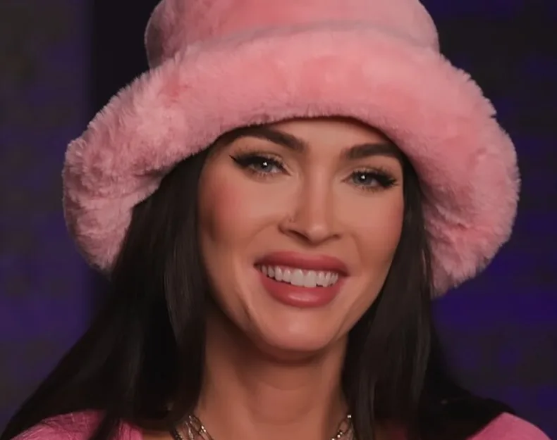 megan fox zähne im Jahr 2025