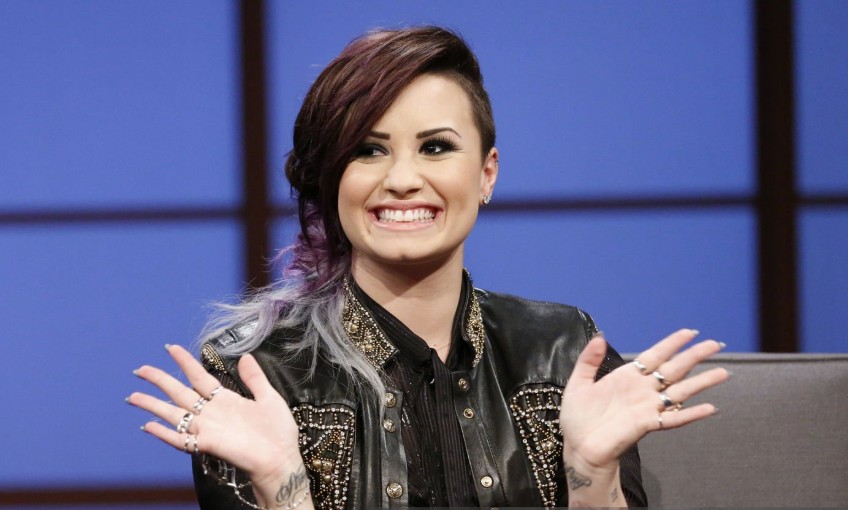 demi lovato teeth in 2014