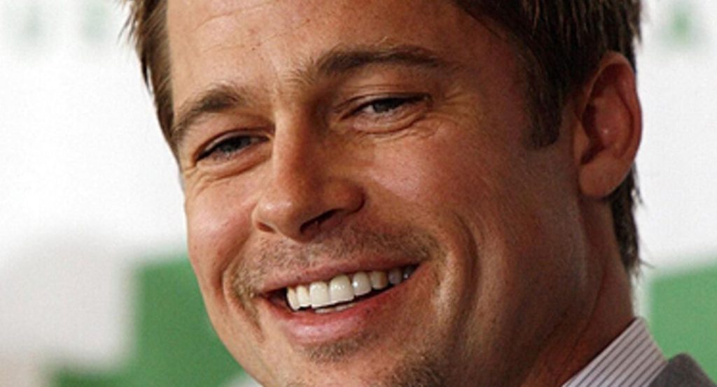 2000 yılında Brad Pitt'in dişleri