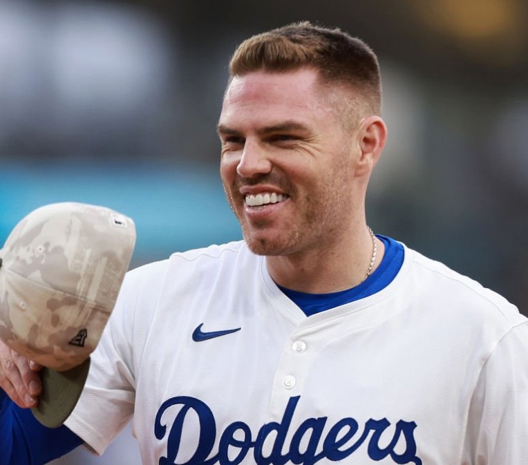 freddie freeman teeth in 2025
