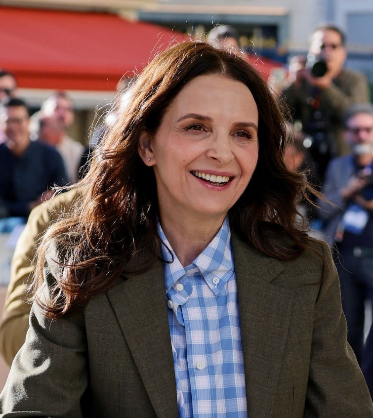 i denti di juliette binoche nel 2025