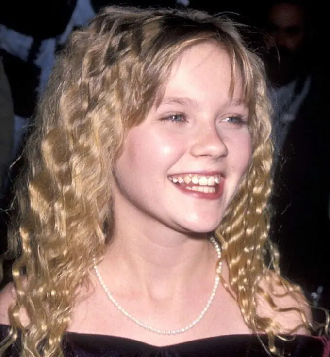 les dents de Kirsten Dunst en 1994