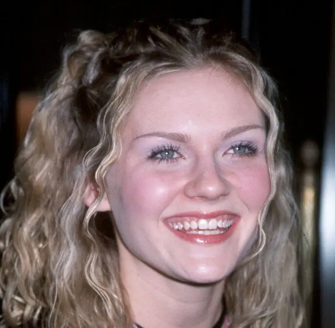 les dents de Kirsten Dunst en 1999