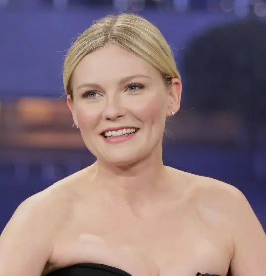 les dents de Kirsten Dunst en 2010