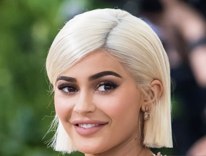 kylie jenner teeth in 2017