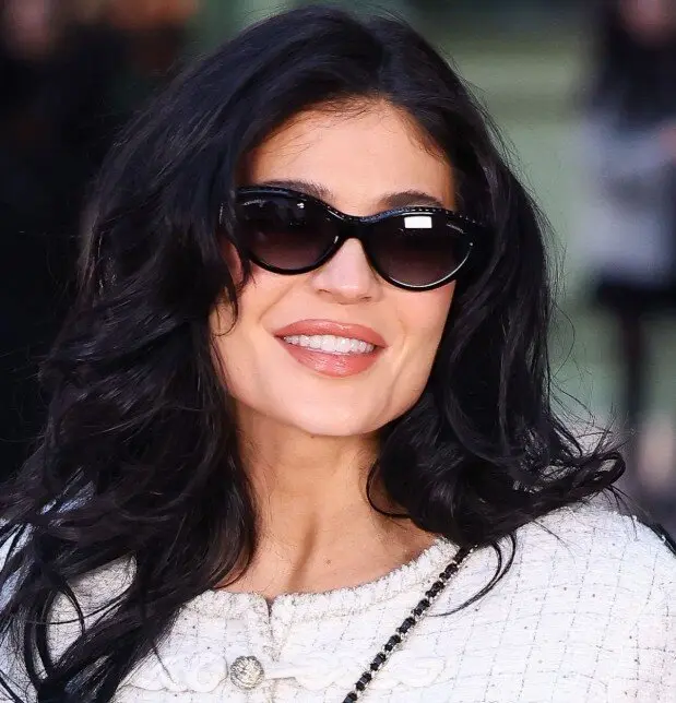 kylie jenner teeth in 2025
