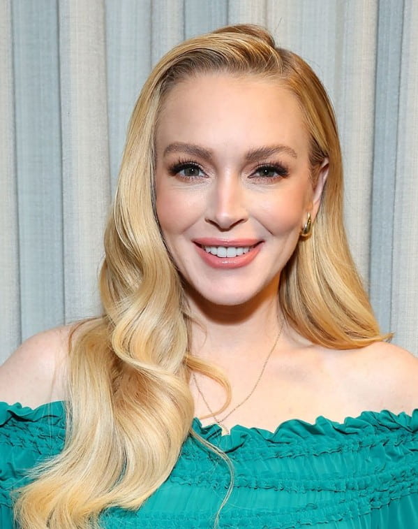lindsay lohan teeth in 2025