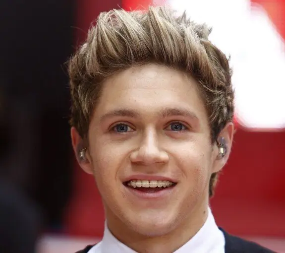 dents de niall horan en 2009