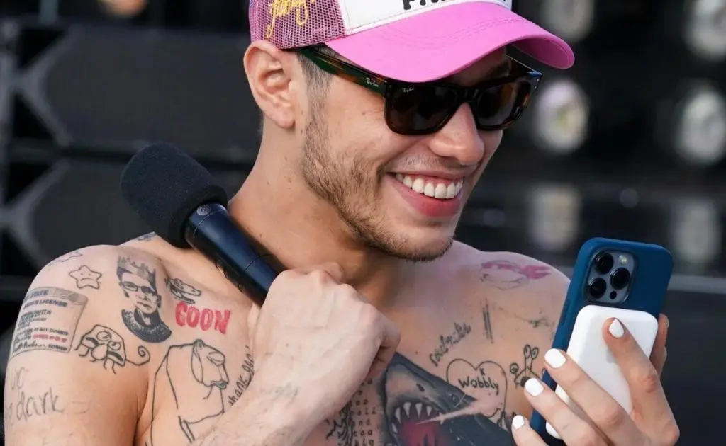 τα δόντια του Pete Davidson το 2022