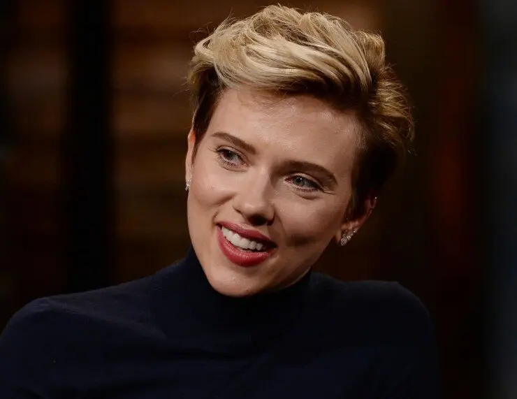 dents de scarlett johansson en 2017