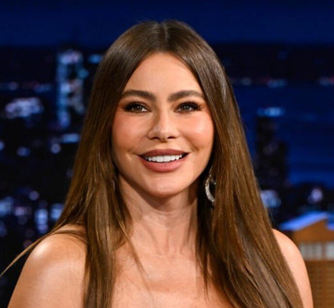 sofia vergara teeth in 2025