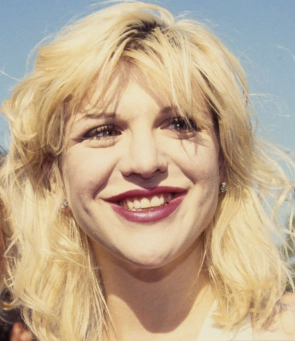 courtney love teeth in 1992