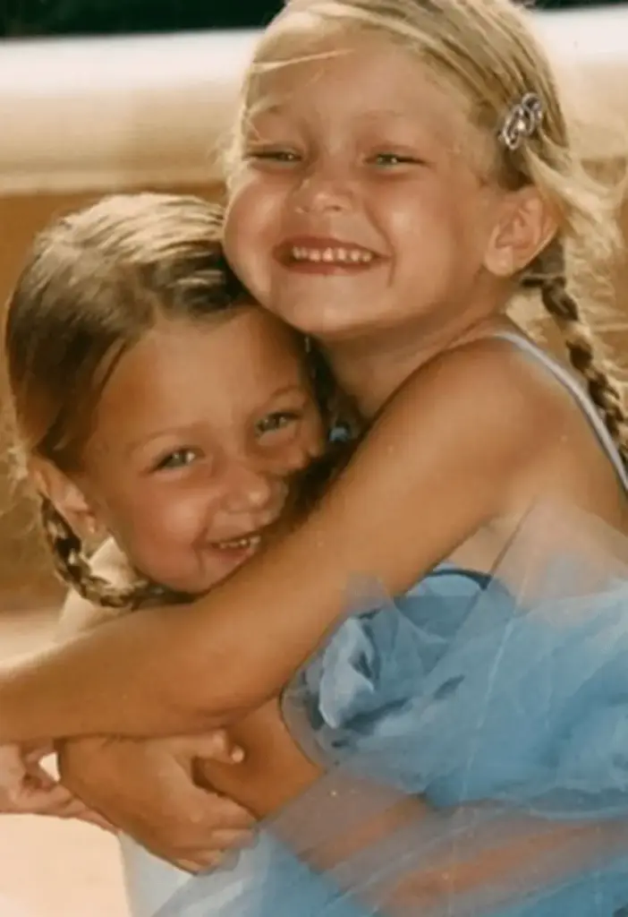 gigi hadid's teeth 2000s