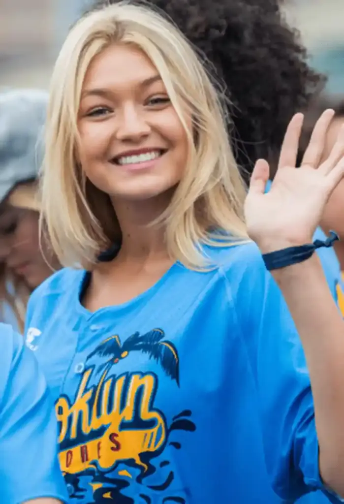 gigi hadid teeth 2010