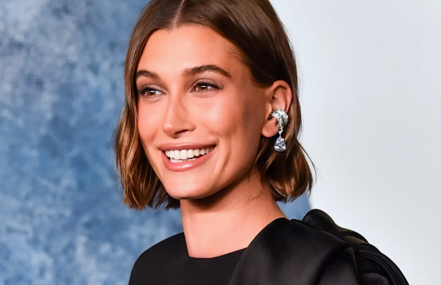 hailey bieber teeth in 2025