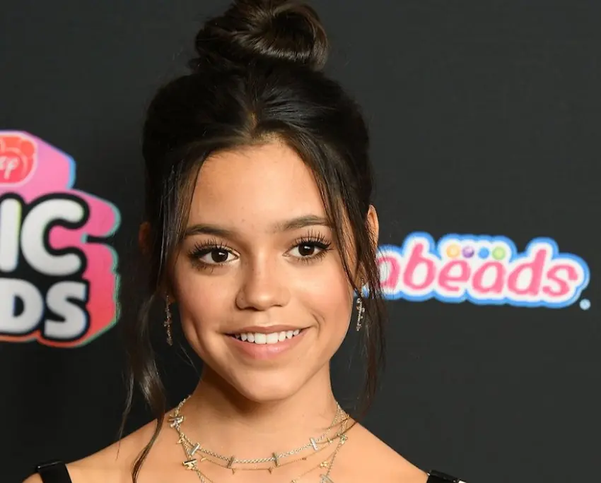 jenna ortega teeth 2015s