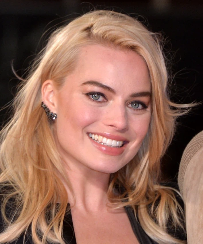 dinții lui Margot Robbie în 2015