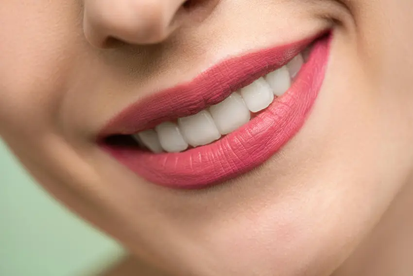 Teeth Whitening Does it Hurtp