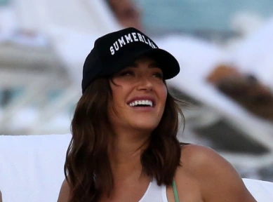 denti di anastasia karanikolaou nel 2020