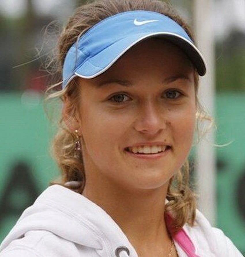 anna kalinskaya dientes 2019