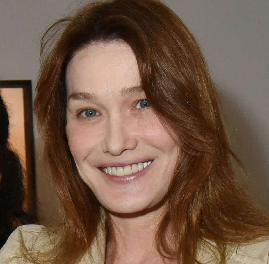 dientes de carla bruni sarkozy en 2016