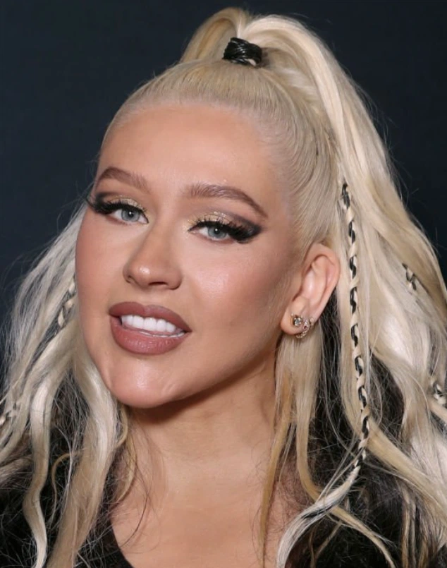 christina aguilera zähne im jahr 2021