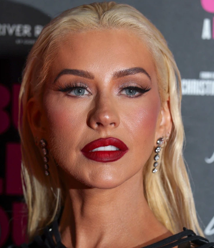 christina aguilera zähne im jahr 2025