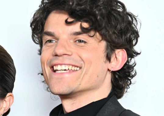 edward bluemel en 2025