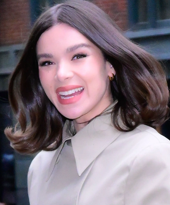 hailee steinfeld zÀhne im jahr 2025