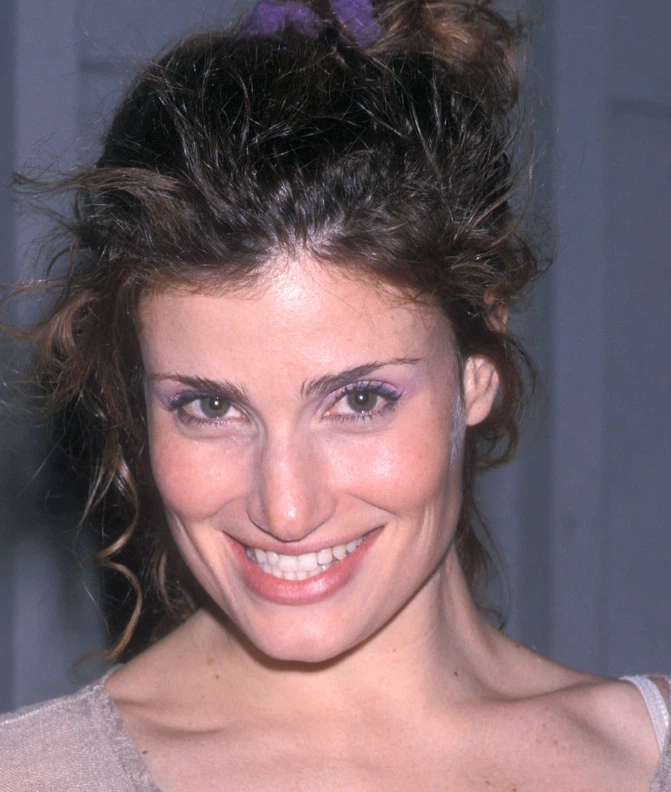 dents d'idina menzel en 2001