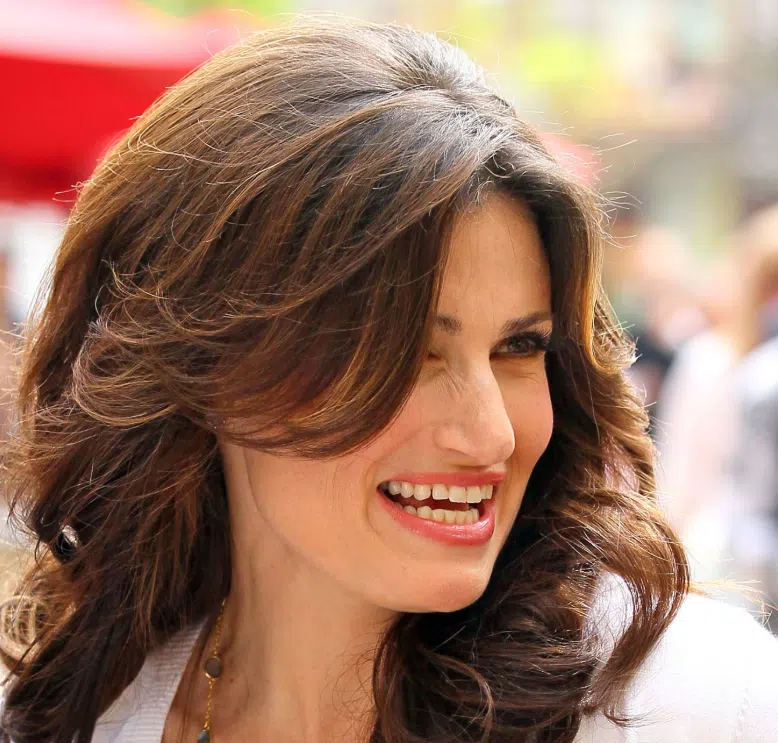 dents d'idina menzel en 2011