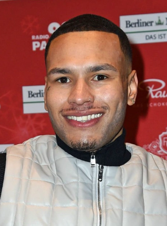 jonathan steinig teeth in 2021