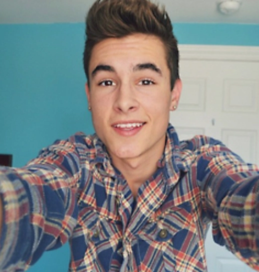 dientes de kian lawley en 2012