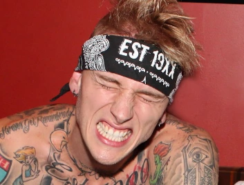 machine gun kelly teeth in 2015