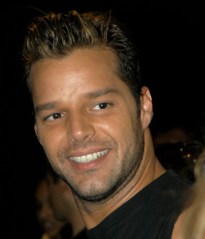 ricky martin zähne im jahr 2003