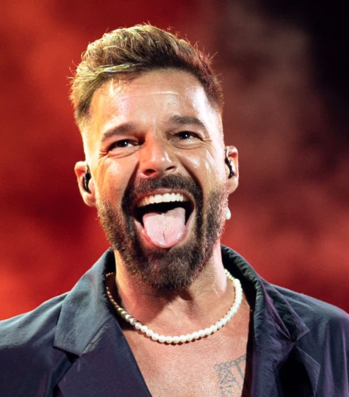 ricky martin zähne im jahr 2023