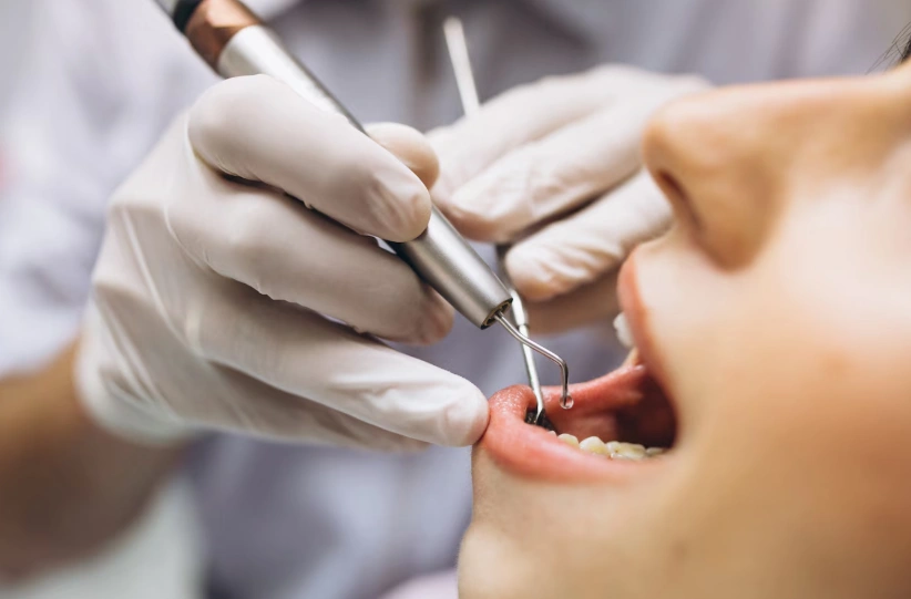 paziente donna e dentista