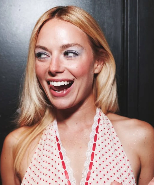 ashe zähne in 2025