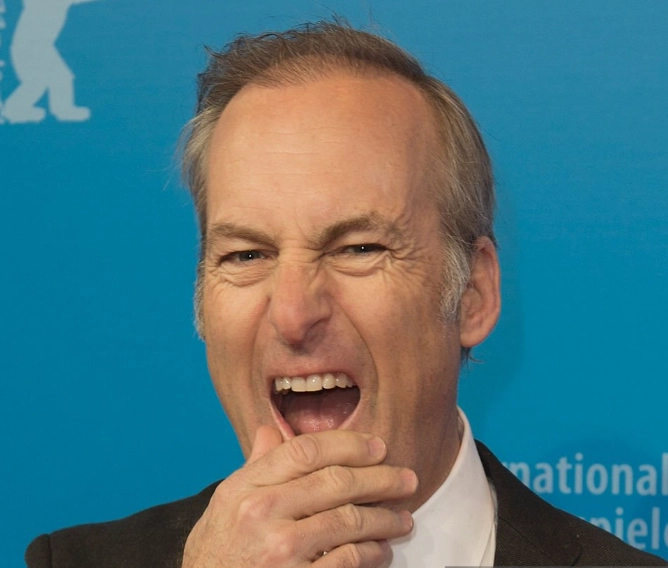 przemiana zębów Bob Odenkirk