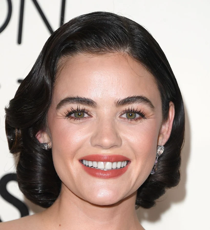 les dents de lucy hale en 2024