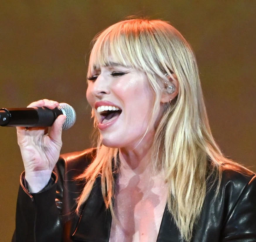 natasha bedingfield teeth in 2025