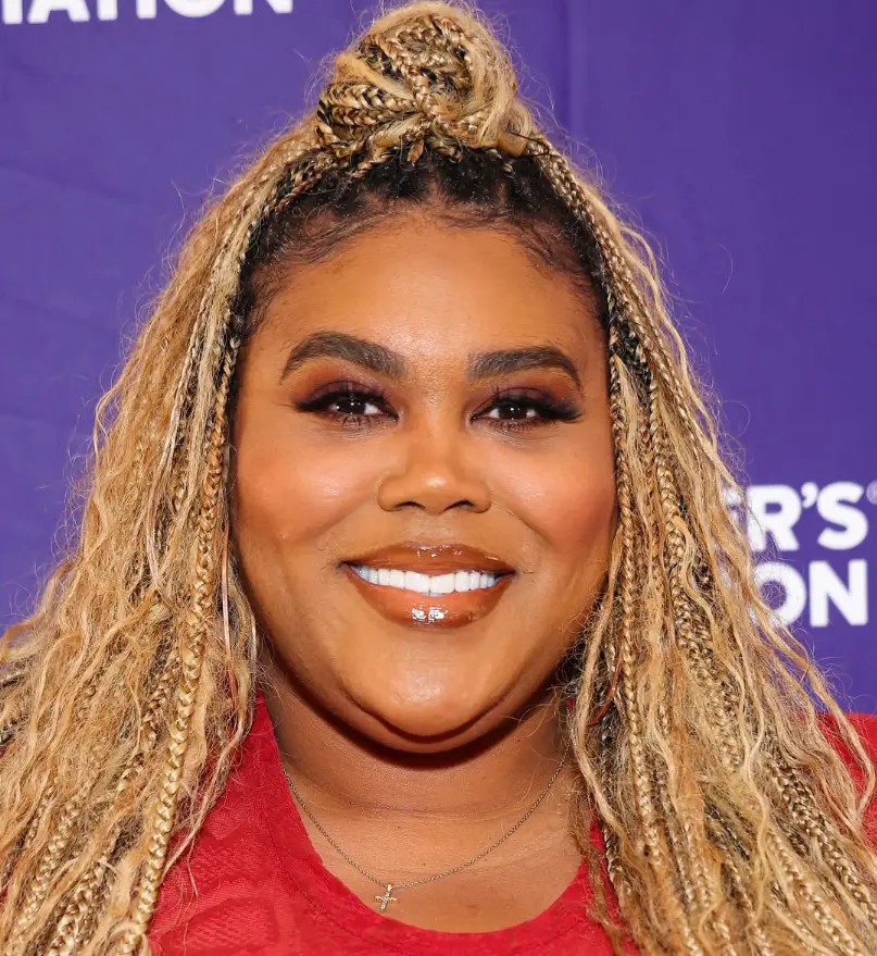 nina parker dents en 2023