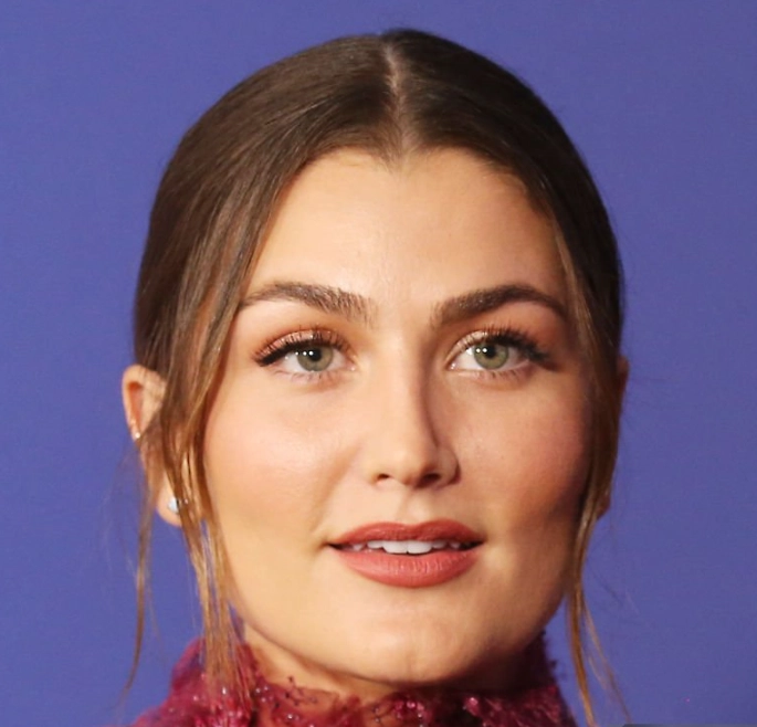 rachel matthews tænder i 2019