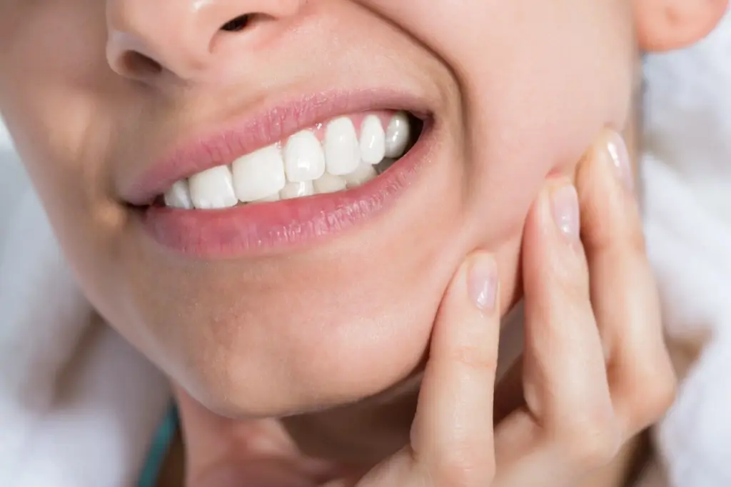 cosa causa il digrignare dei denti